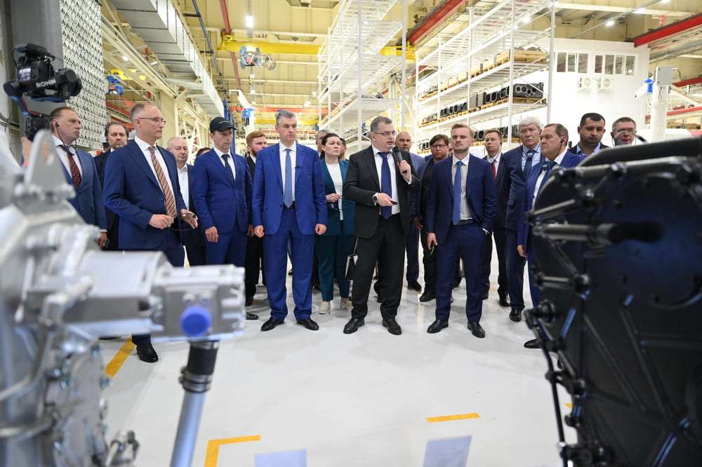 Председатель ЛДПР Леонид Слуцкий посетил Ростсельмаш Председатель ЛДПР Леонид Слуцкий посетил Ростсельмаш