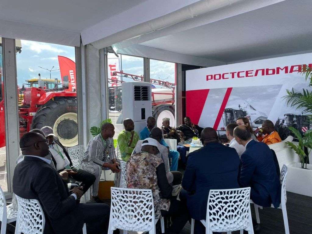 Открытая выставочная площадка Ростсельмаш Открытая выставочная площадка Ростсельмаш