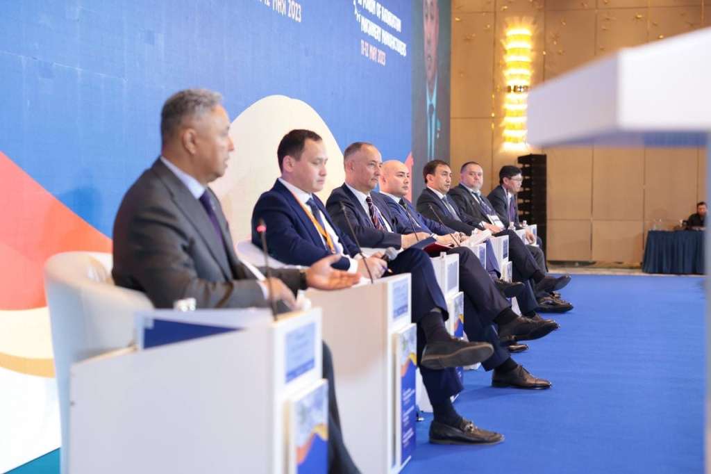 Ростсельмаш стал участником XI Форума машиностроителей Казахстана Ростсельмаш стал участником XI Форума машиностроителей Казахстана