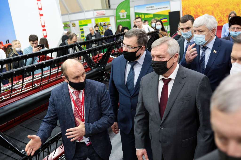 Губернатор Ростовской области на экспозиции Ростсельмаш
